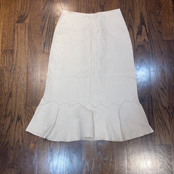 Beige Pencil Skirt w/ Ruffles - SIZE 6 - Picture 2 of 6